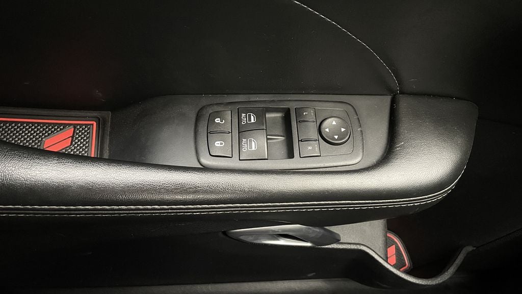 Dodge Challenger SXT Plus 2016