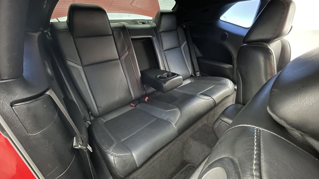 Dodge Challenger SXT Plus 2016