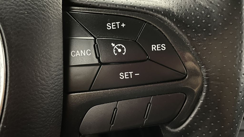 Dodge Challenger SXT Plus 2016