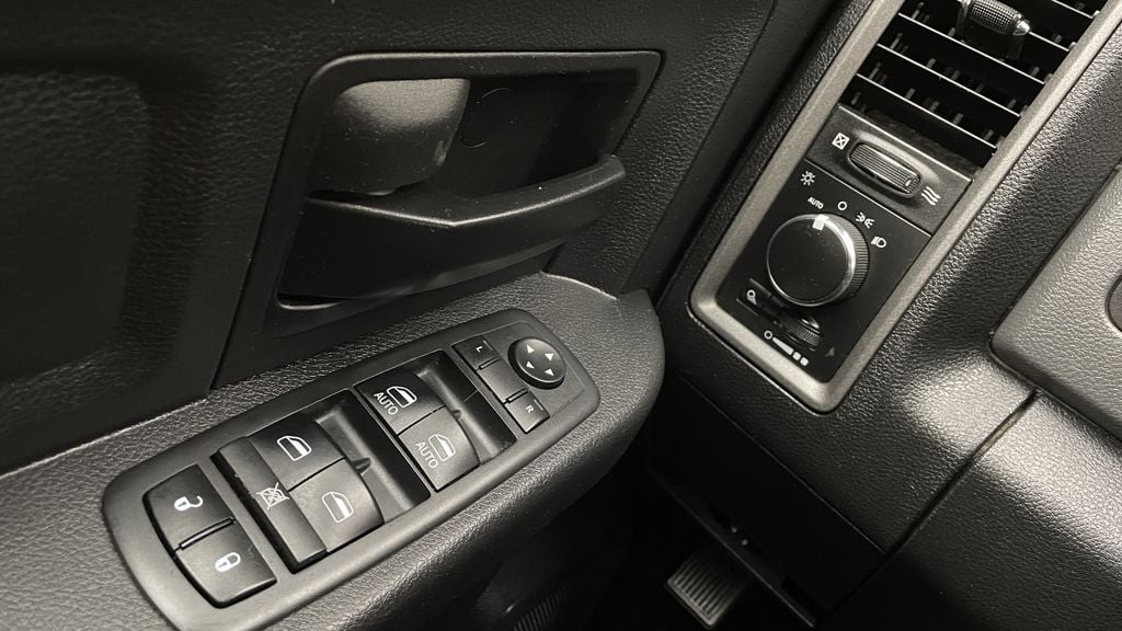 Ram 1500 SXT 2017