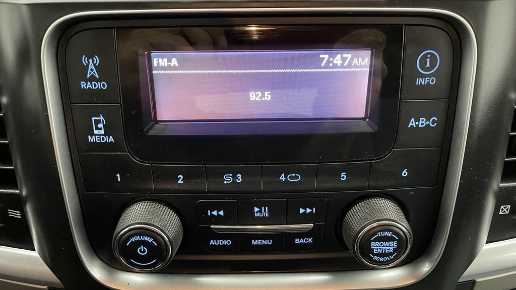Ram 1500 SXT 2018