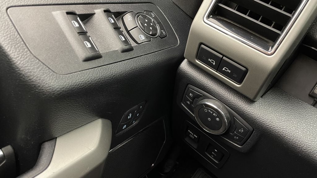 Ford F-150 LARIAT 2020