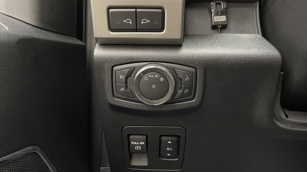 Ford F-150 LARIAT 2020