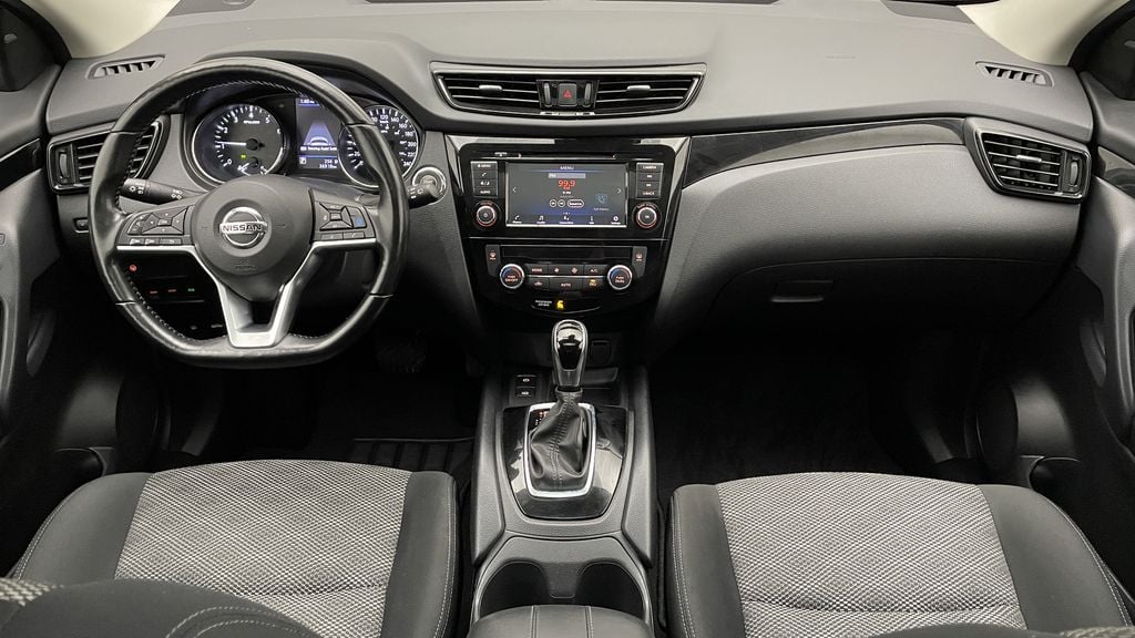 Nissan Qashqai SV 2021