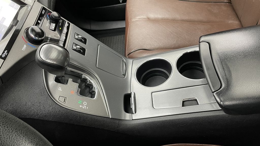 Toyota Venza Redwood Edition 2016