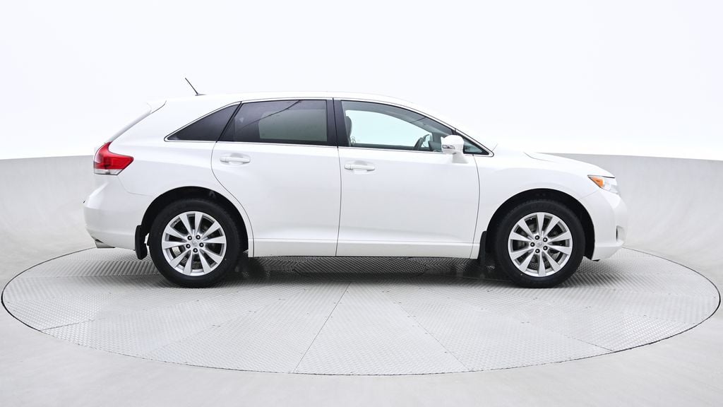 Toyota Venza Redwood Edition 2016