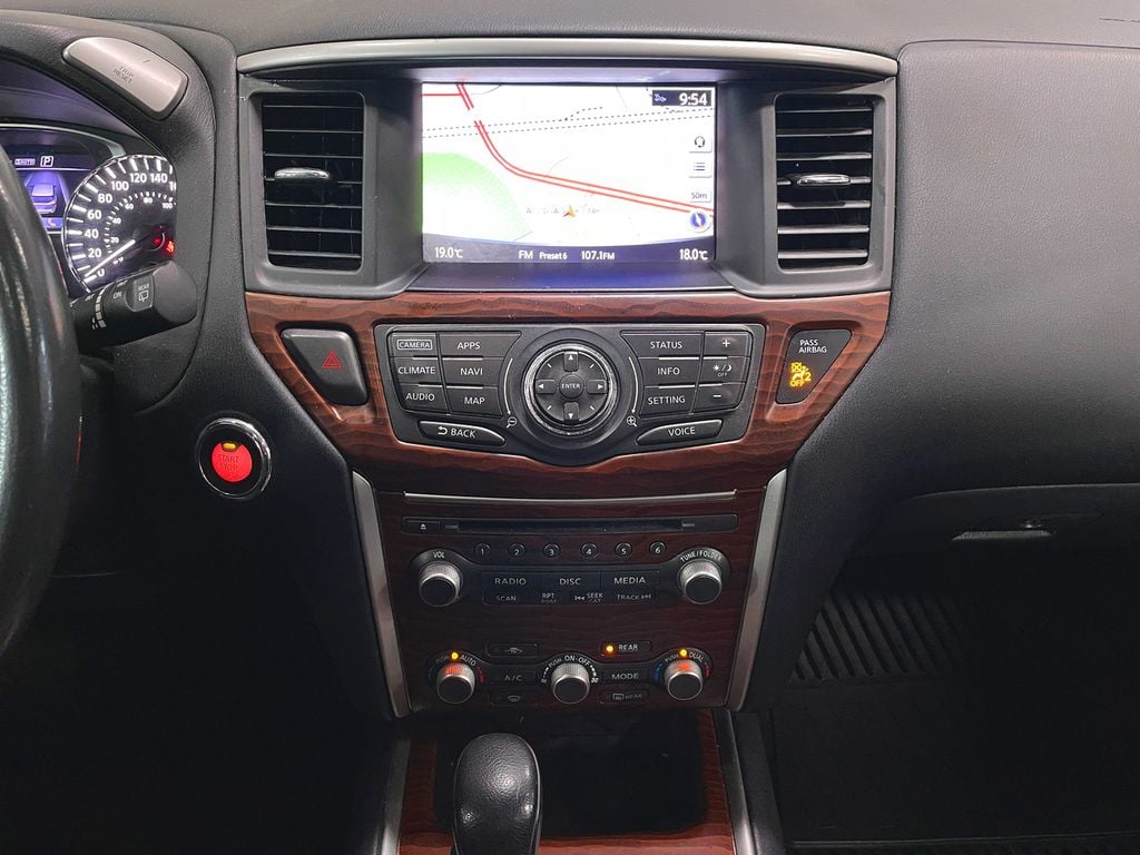 Nissan Pathfinder PLATINUM 2017