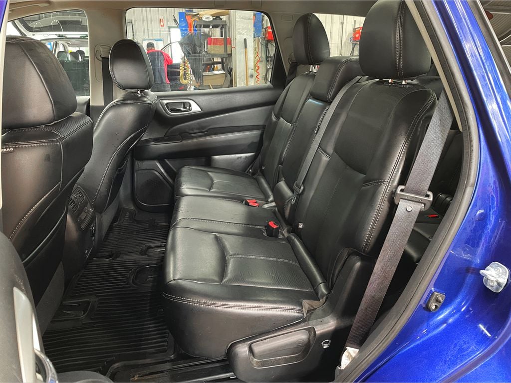 Nissan Pathfinder PLATINUM 2017