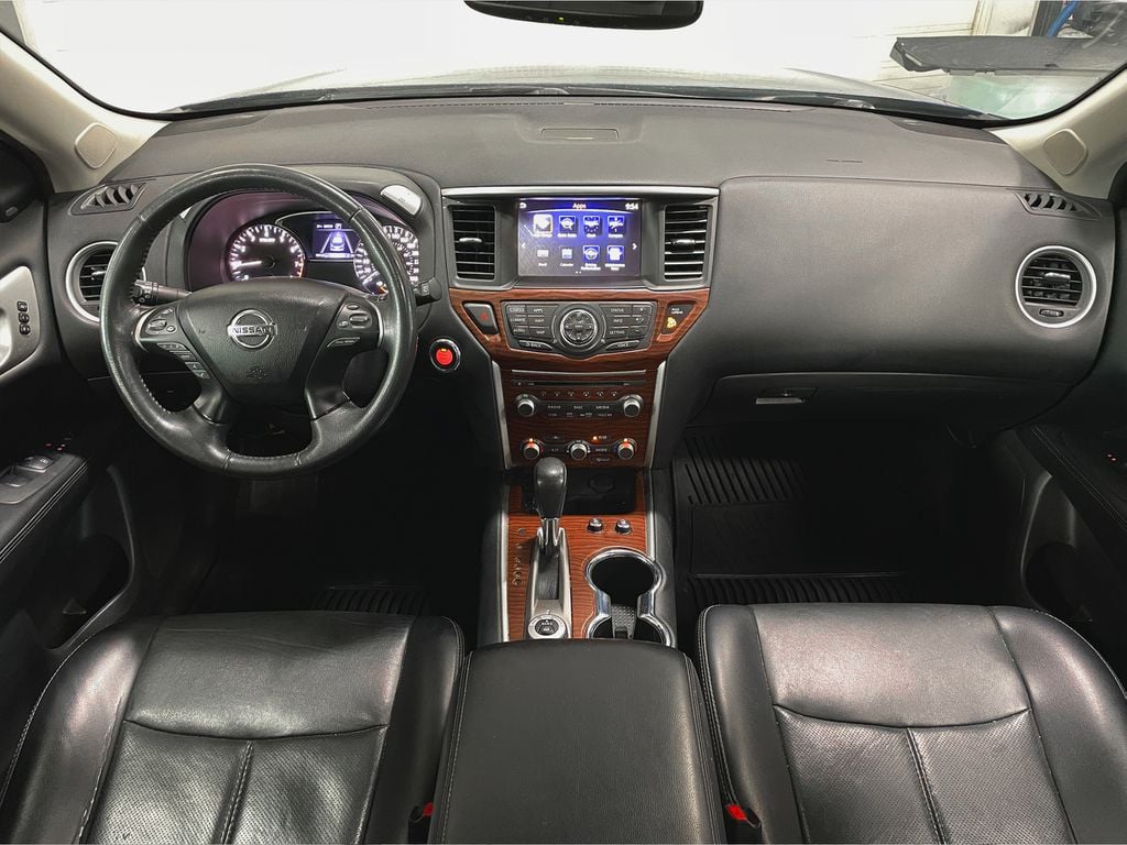 Nissan Pathfinder PLATINUM 2017