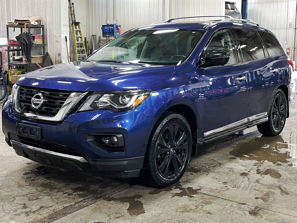 Nissan Pathfinder PLATINUM 2017