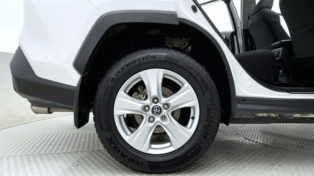 TOYOTA RAV4 XLE 2019