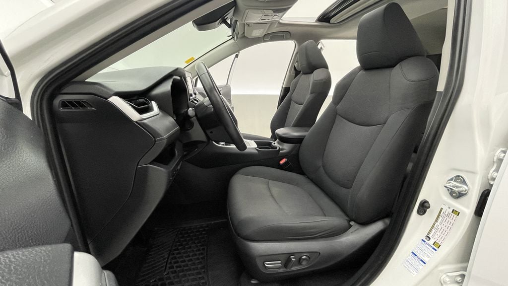 TOYOTA RAV4 XLE 2019