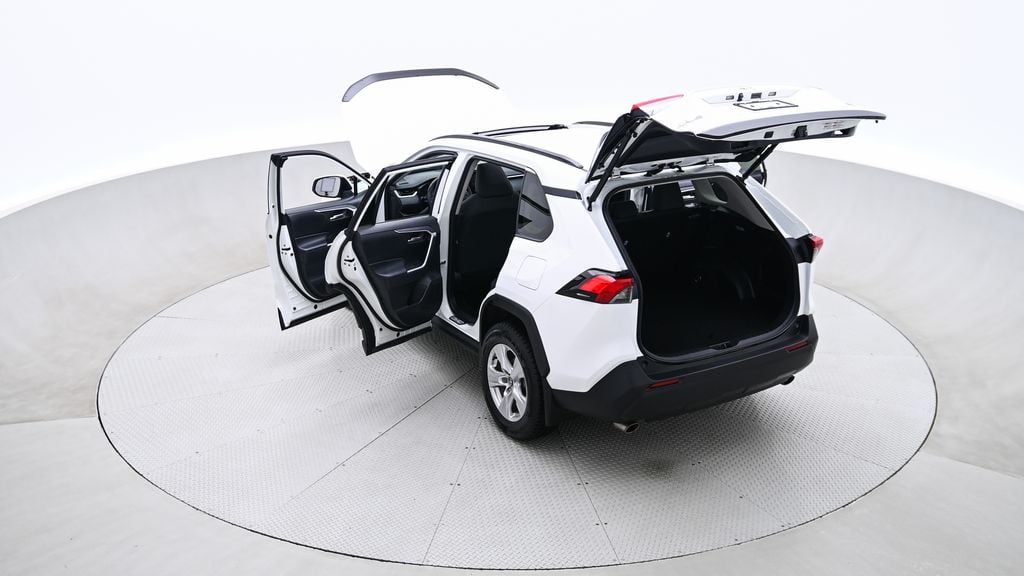 TOYOTA RAV4 XLE 2019