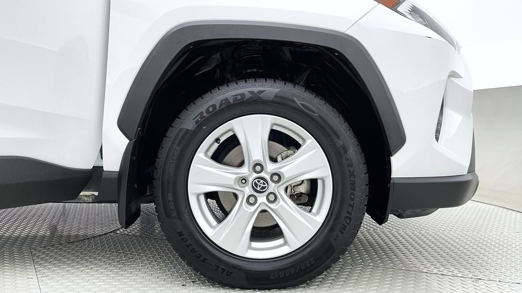 TOYOTA RAV4 XLE 2019