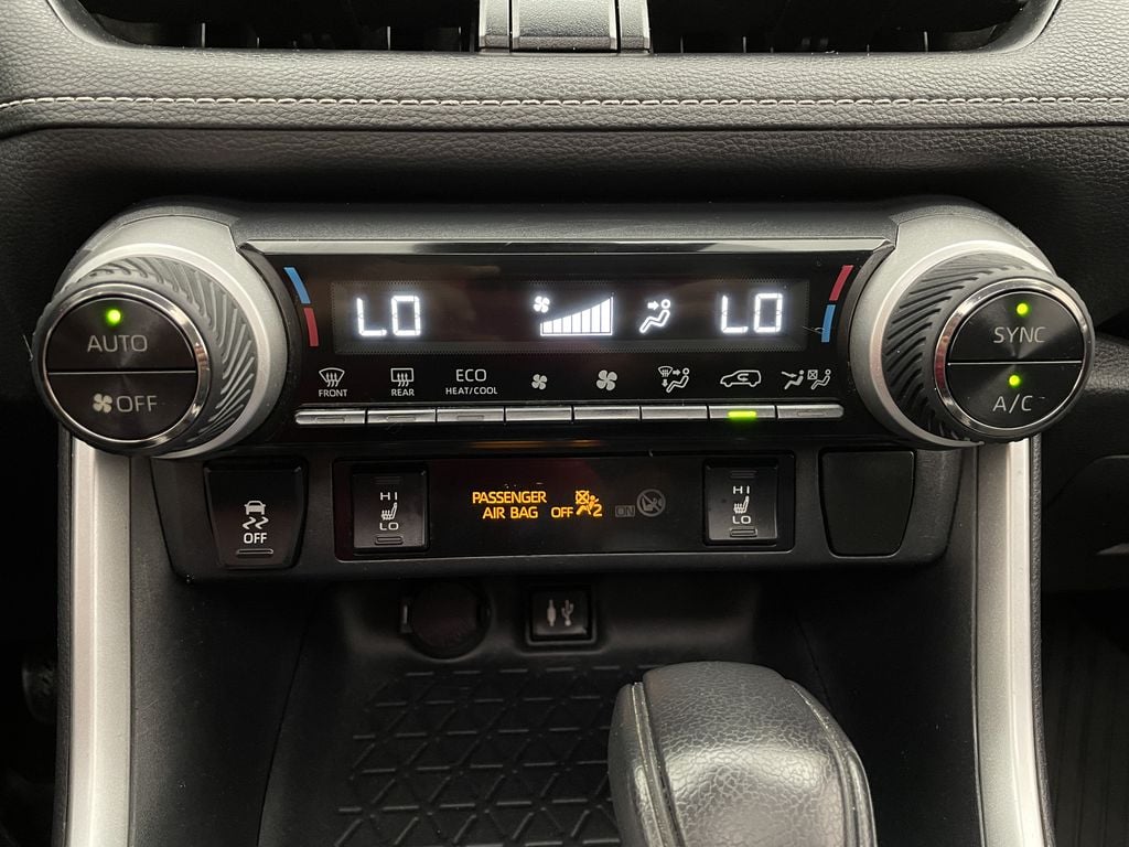 TOYOTA RAV4 XLE 2019