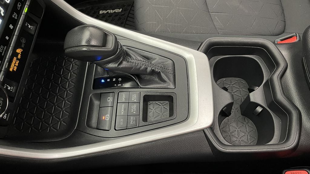 TOYOTA RAV4 XLE 2019