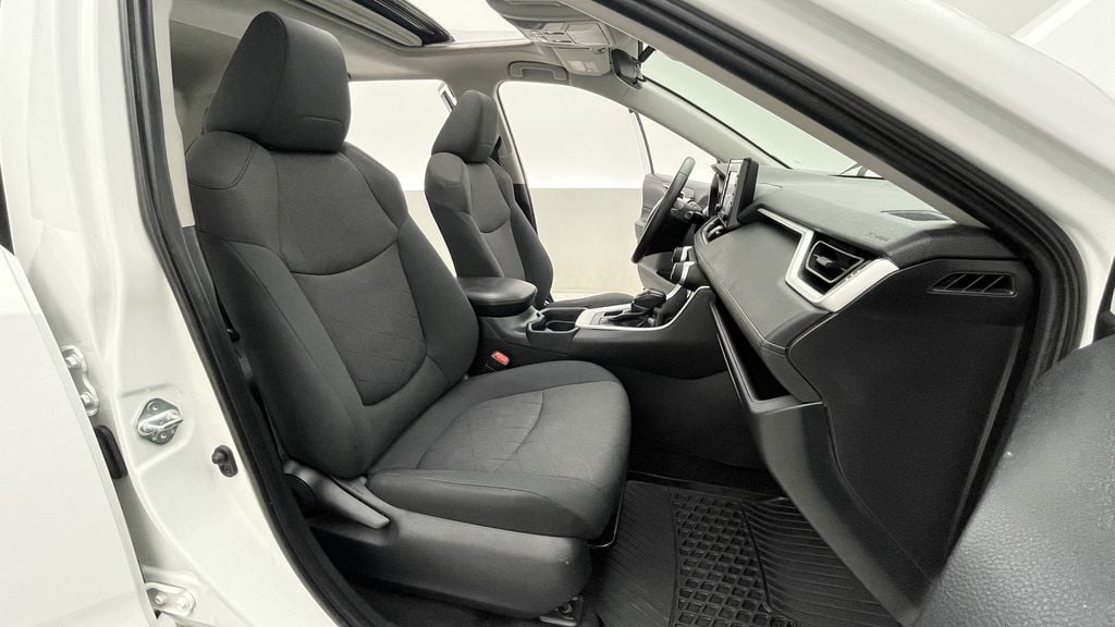 TOYOTA RAV4 XLE 2019
