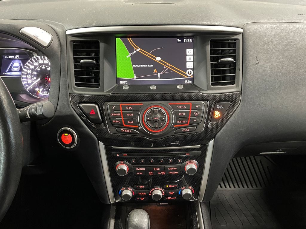Nissan Pathfinder SV TECH 2020