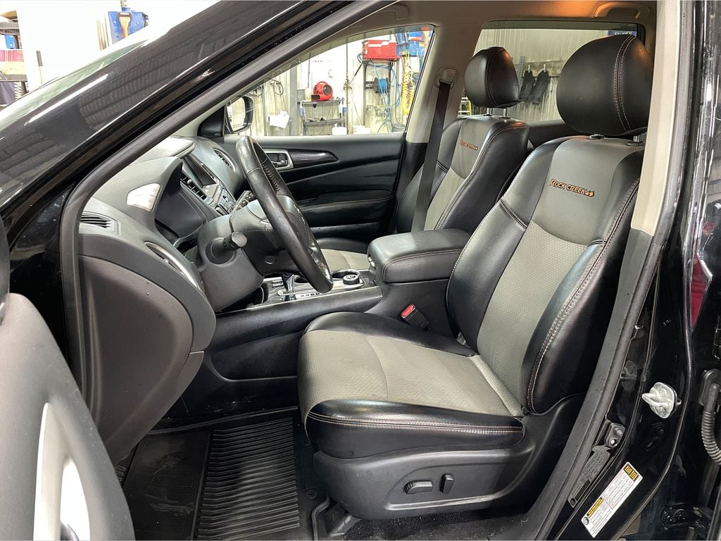 Nissan Pathfinder SV TECH 2020