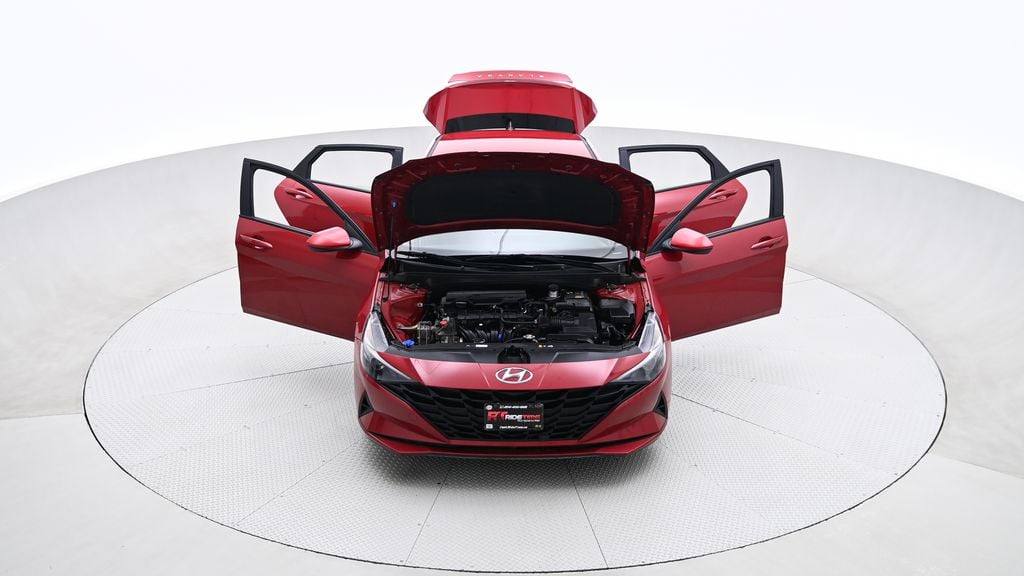 Hyundai Elantra Essential 2021