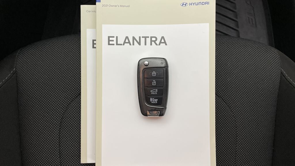 Hyundai Elantra Essential 2021