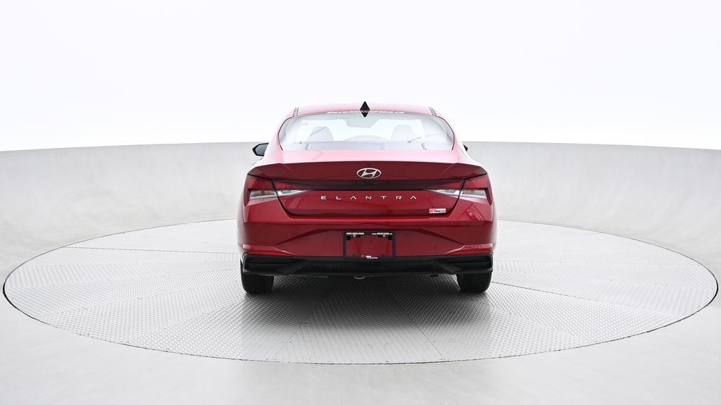 Hyundai Elantra Essential 2021