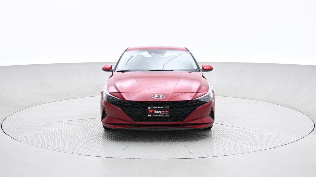 Hyundai Elantra Essential 2021