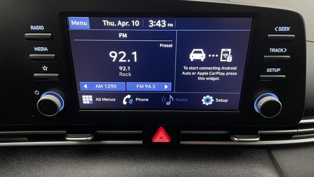 Hyundai Elantra Essential 2021