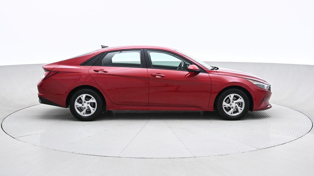 Hyundai Elantra Essential 2021