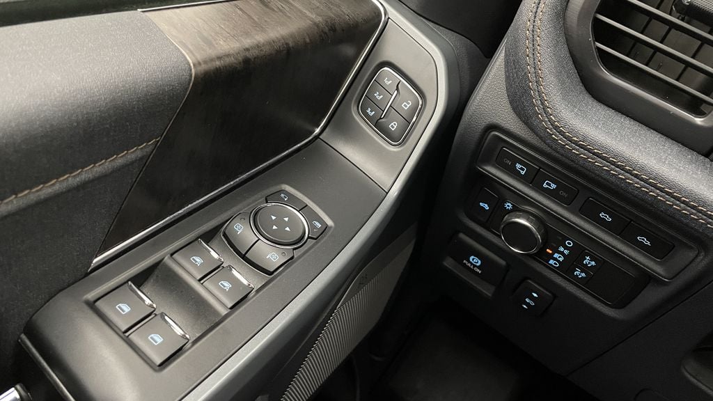 Ford F-150 Lightning LARIAT 2022