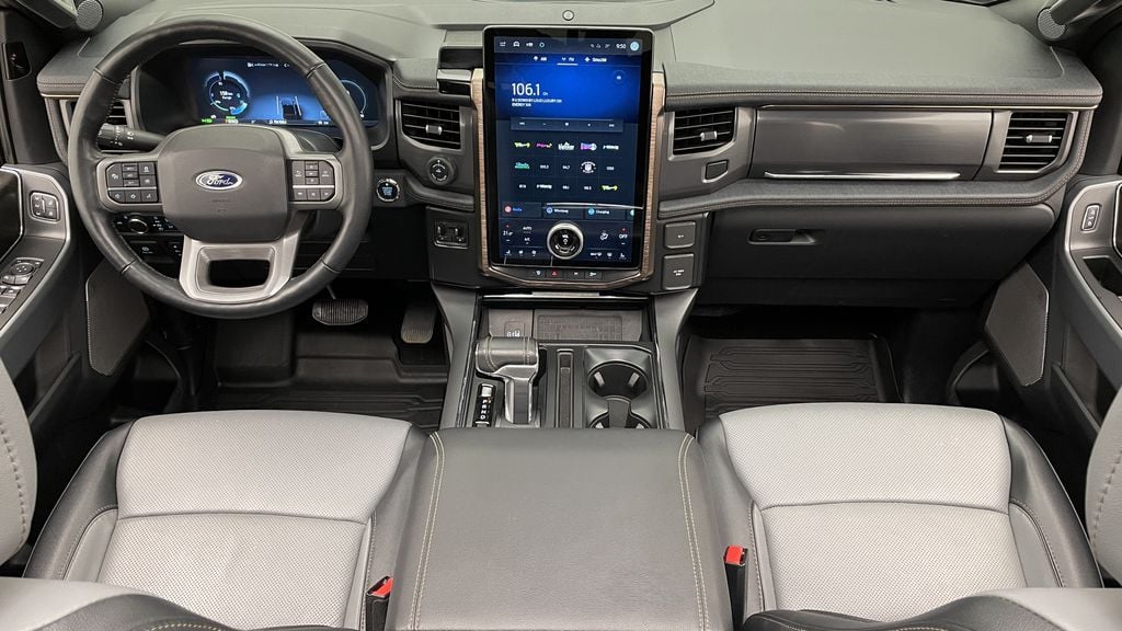 Ford F-150 Lightning LARIAT 2022