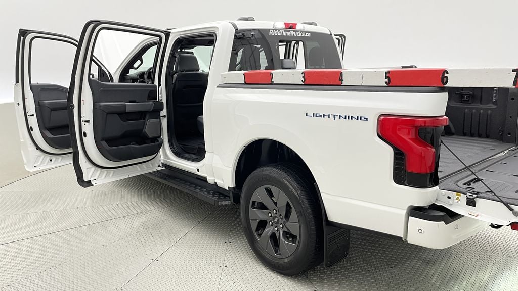 Ford F-150 Lightning LARIAT 2022