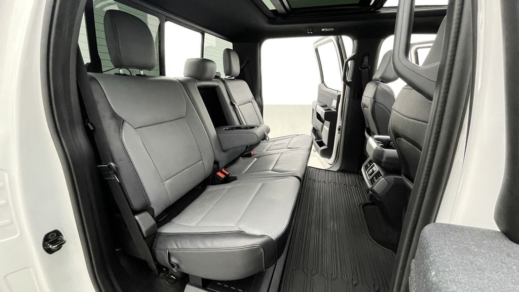 Ford F-150 Lightning LARIAT 2022