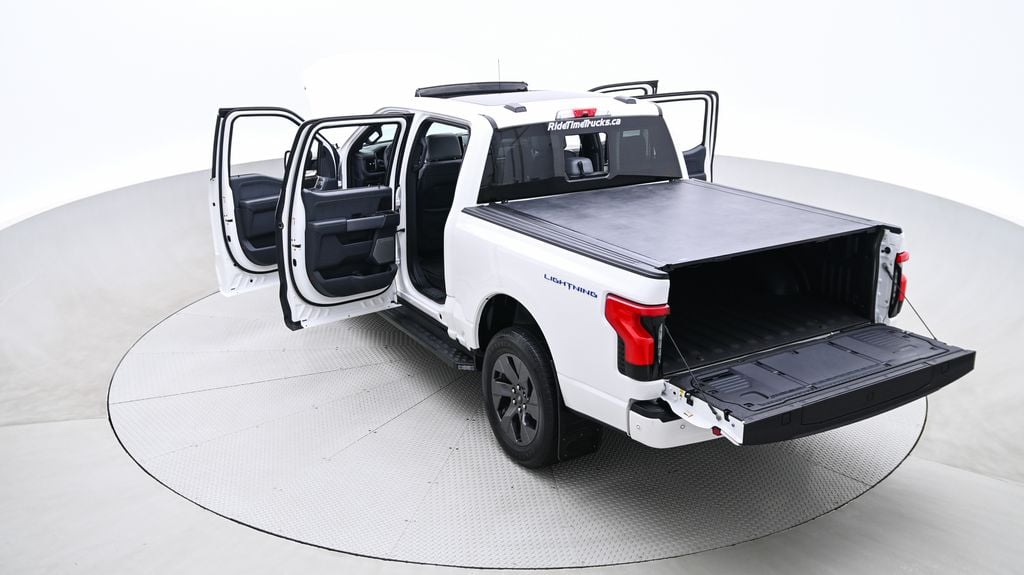 Ford F-150 Lightning LARIAT 2022