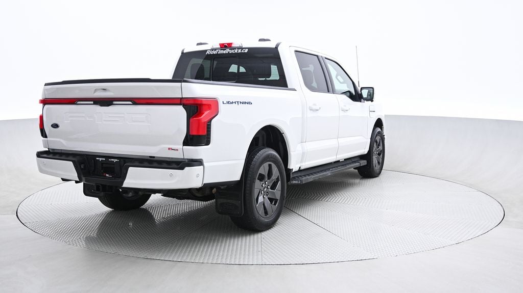Ford F-150 Lightning LARIAT 2022