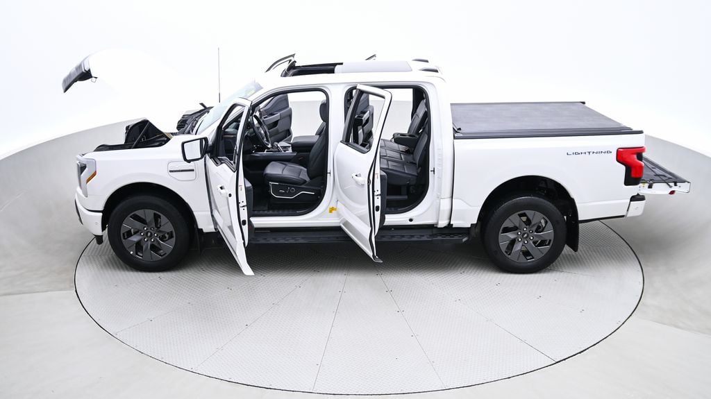 Ford F-150 Lightning LARIAT 2022