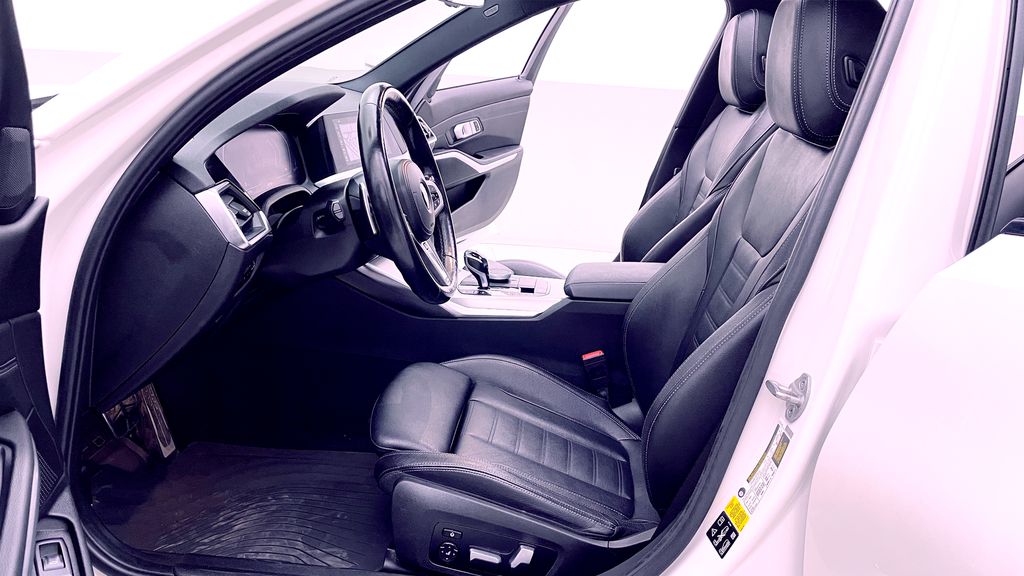 BMW 3 Series 330i xDrive 2021