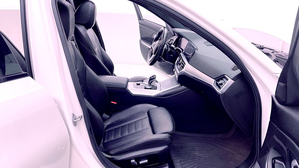 BMW 3 Series 330i xDrive 2021