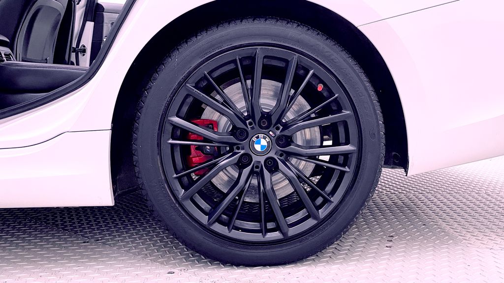 BMW 3 Series 330i xDrive 2021