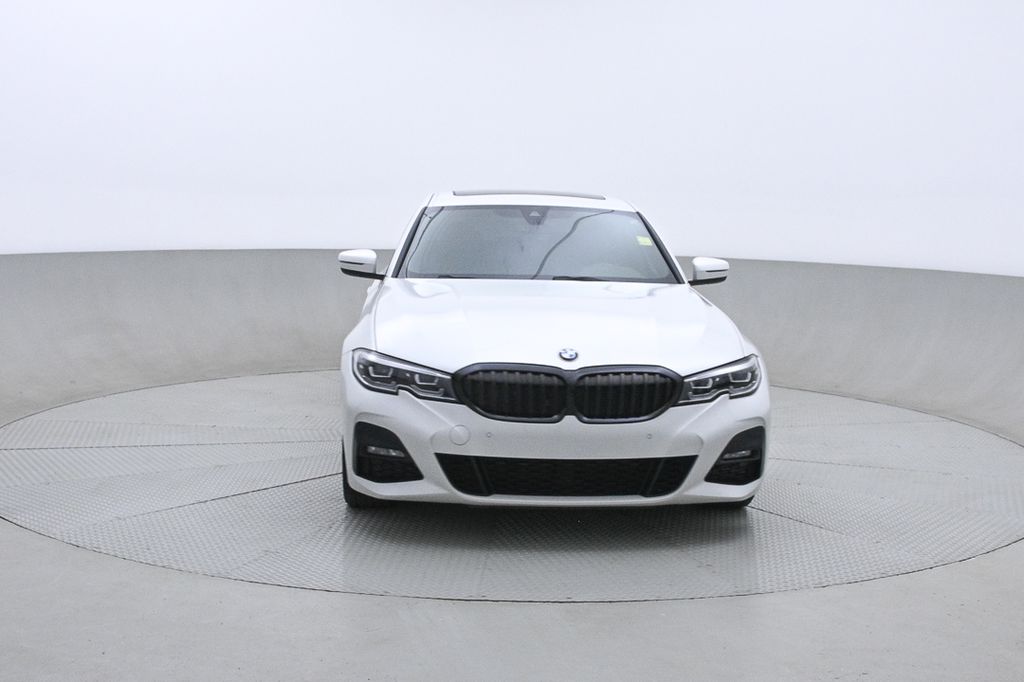 BMW 3 Series 330i xDrive 2021