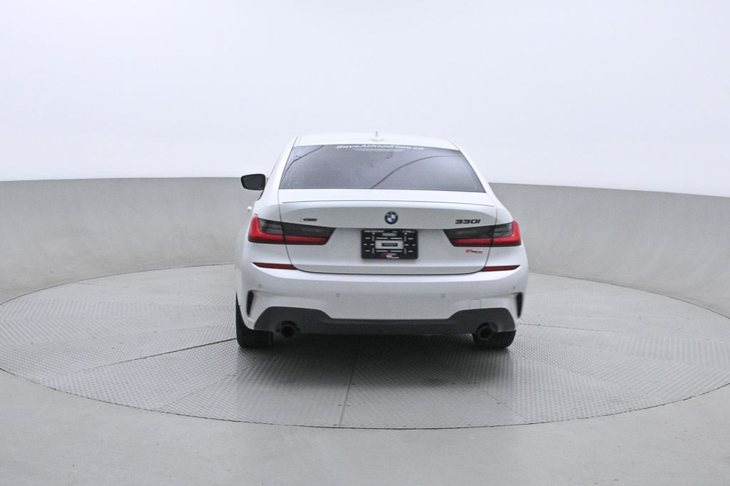 BMW 3 Series 330i xDrive 2021