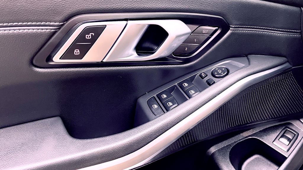 BMW 3 Series 330i xDrive 2021
