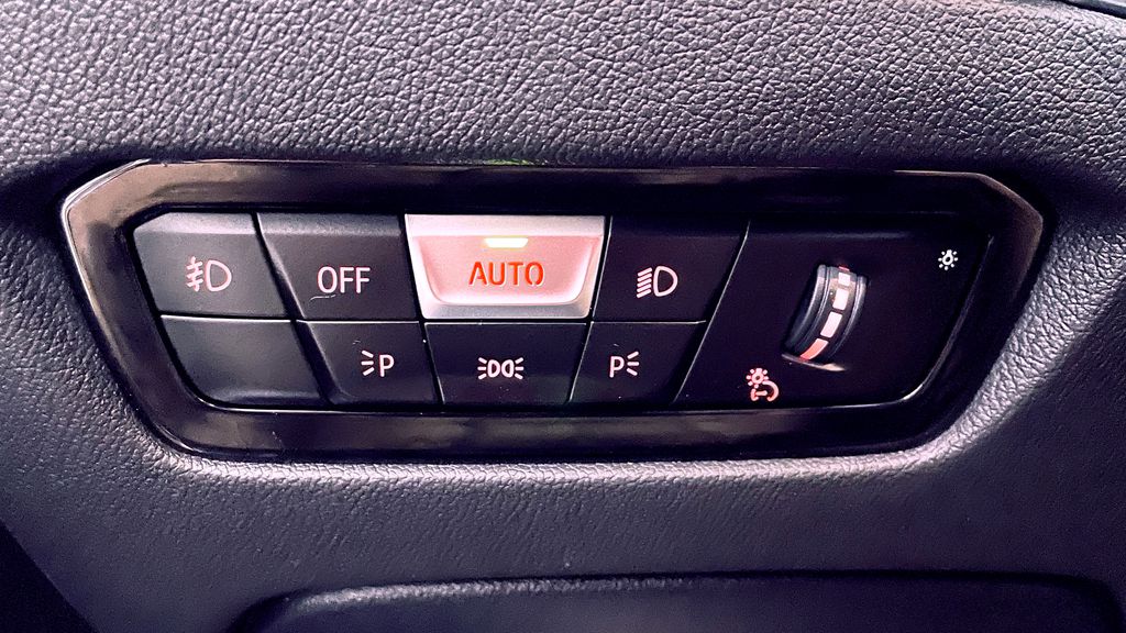 BMW 3 Series 330i xDrive 2021