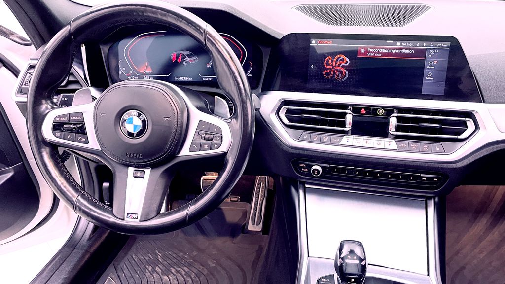 BMW 3 Series 330i xDrive 2021