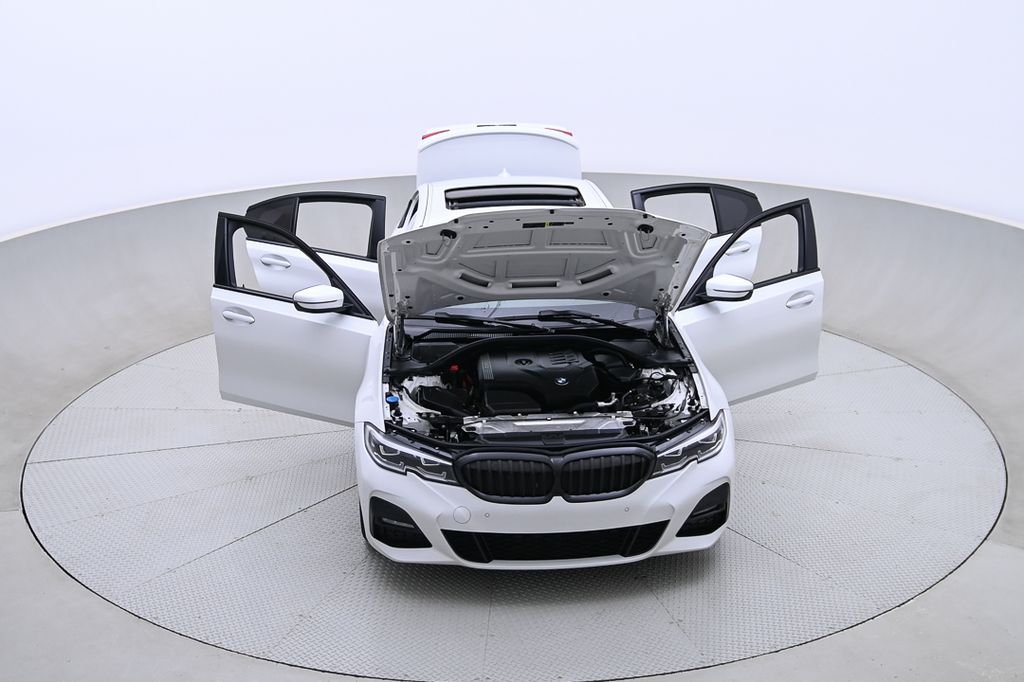 BMW 3 Series 330i xDrive 2021