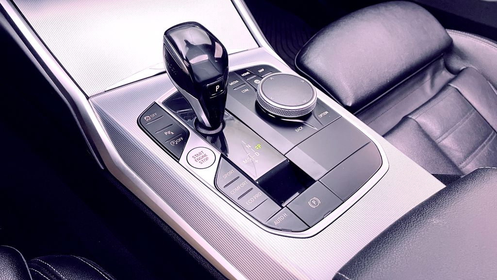 BMW 3 Series 330i xDrive 2021