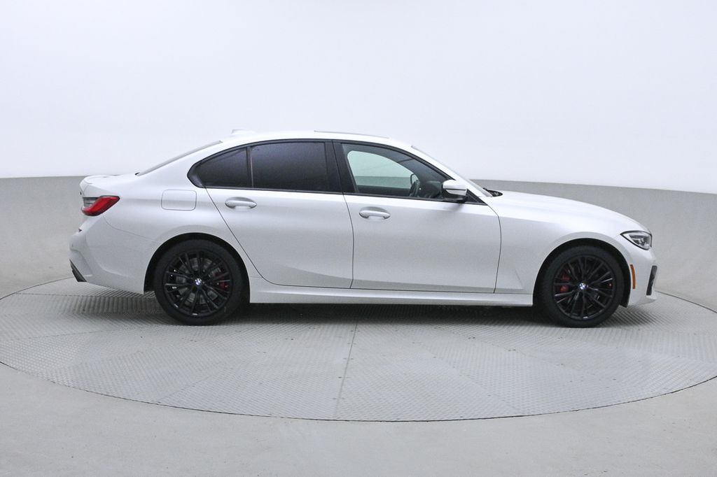 BMW 3 Series 330i xDrive 2021