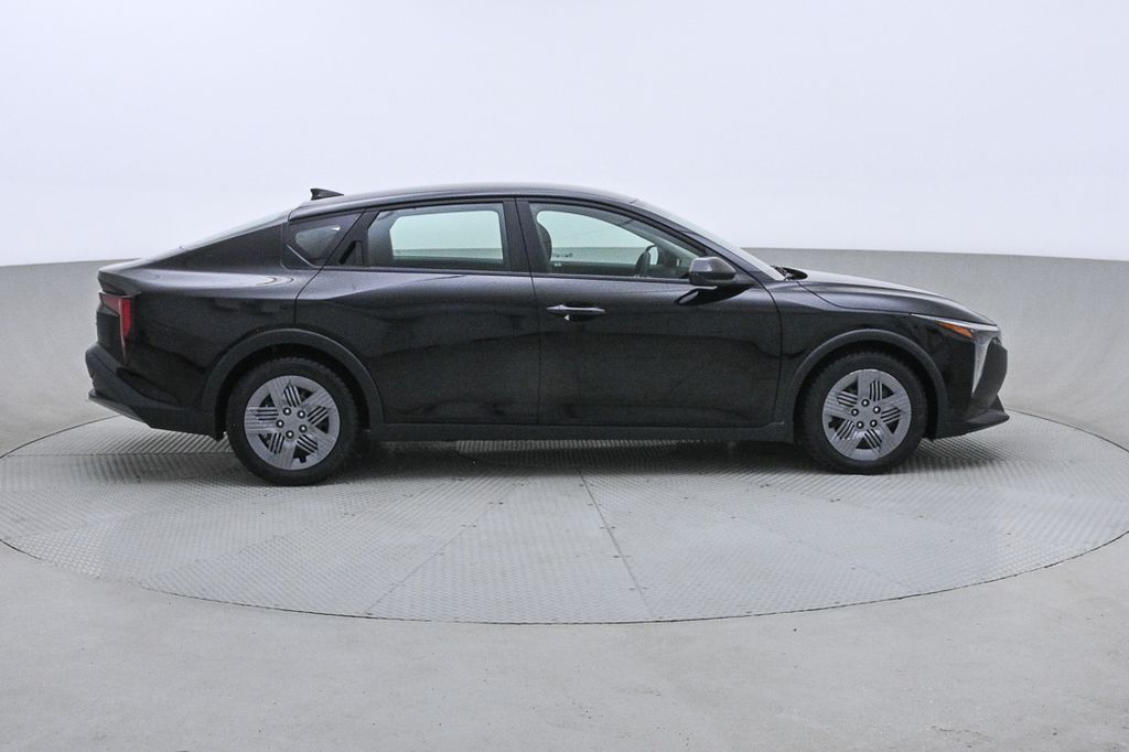 Kia K4 LX 2025